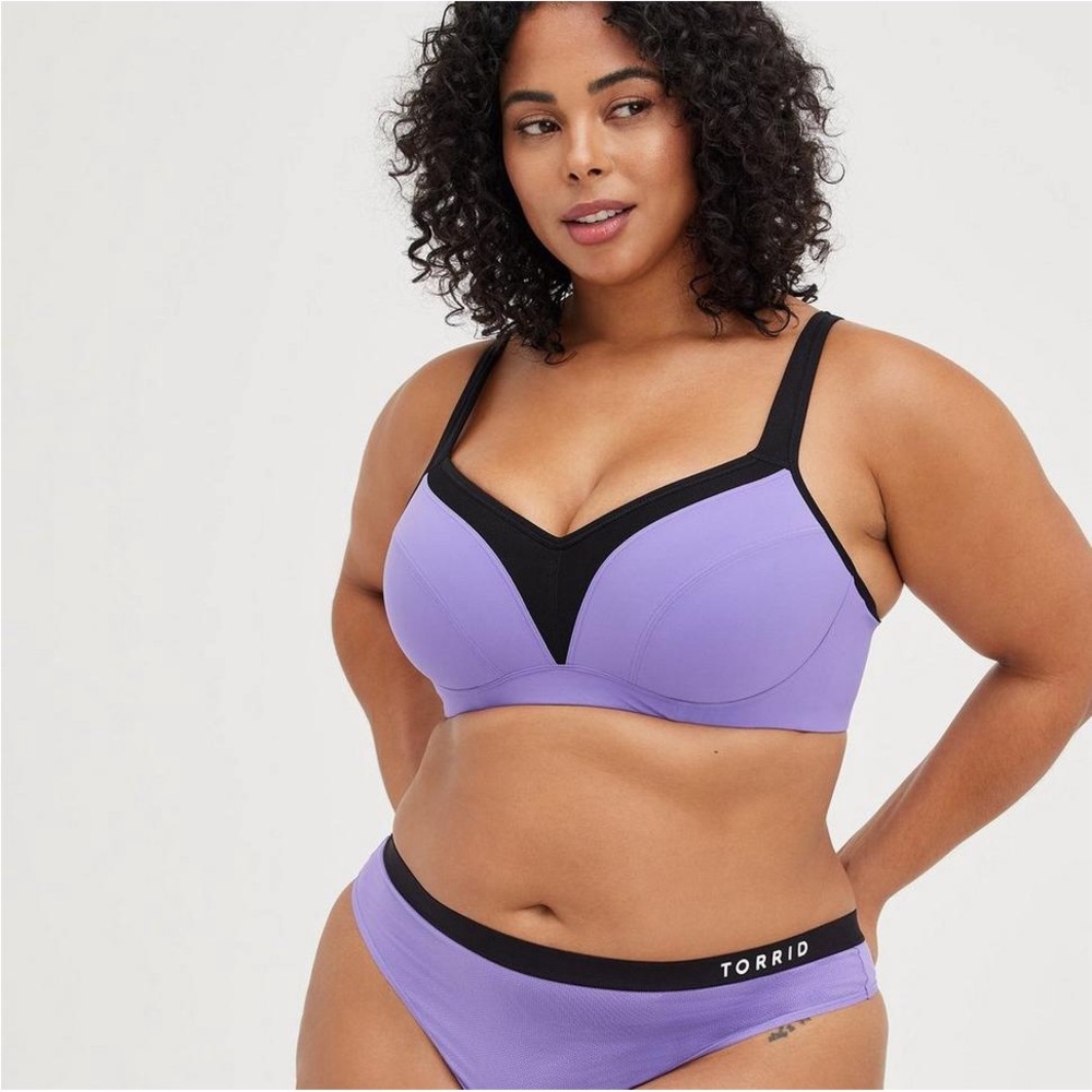 Torrid Active Dahlia Purple Mid Impact Sports Bra Size 38B NEW